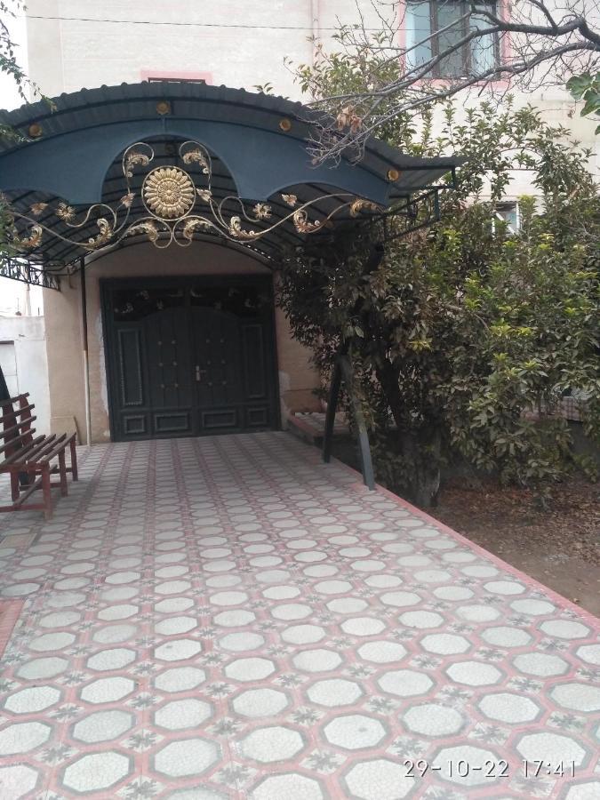 Western House Bed & Breakfast Qorowul Exterior photo