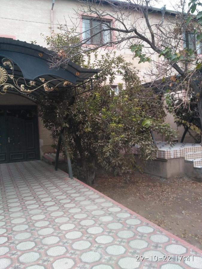 Western House Bed & Breakfast Qorowul Exterior photo