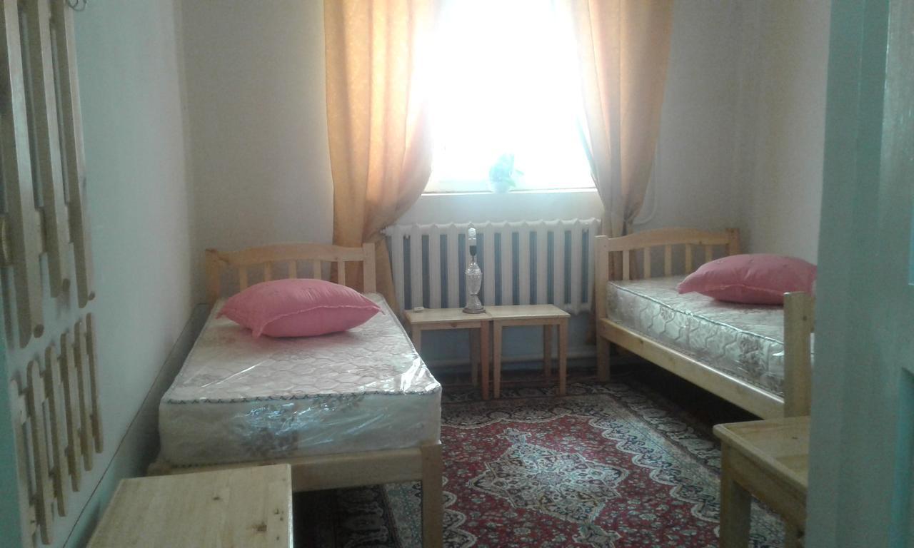 Western House Bed & Breakfast Qorowul Exterior photo